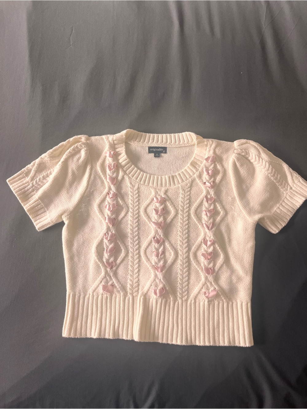 Cute & Feminine Cream Short-Sleeve Cable Knit Top with Ribbon Detail